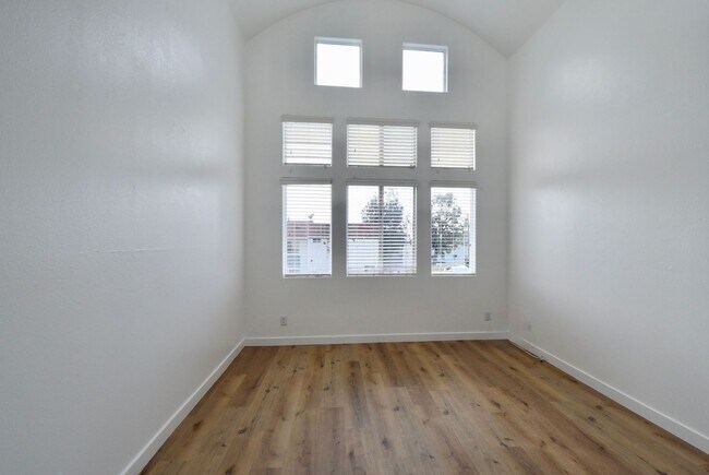 Foto del edificio - 425 N Alvarado St