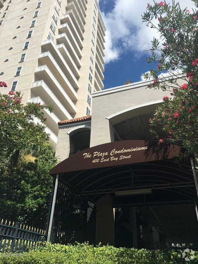 Riverfront Apartments for Rent with Hardwood Floors Jacksonville, FL