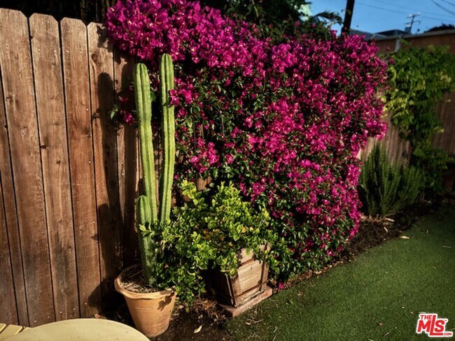 Foto del edificio - 540 Huntley Dr