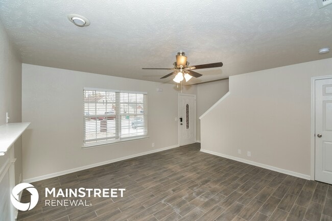 Building Photo - 1313 S Hampton Ct