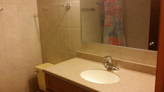 Building Photo - 1650 W Farwell Ave