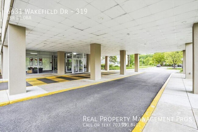 Foto del edificio - 6631 Wakefield Dr