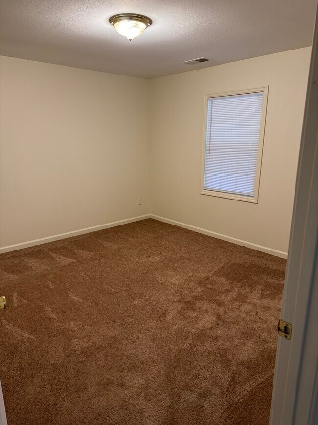 Building Photo - 89 Candler Heights Rd