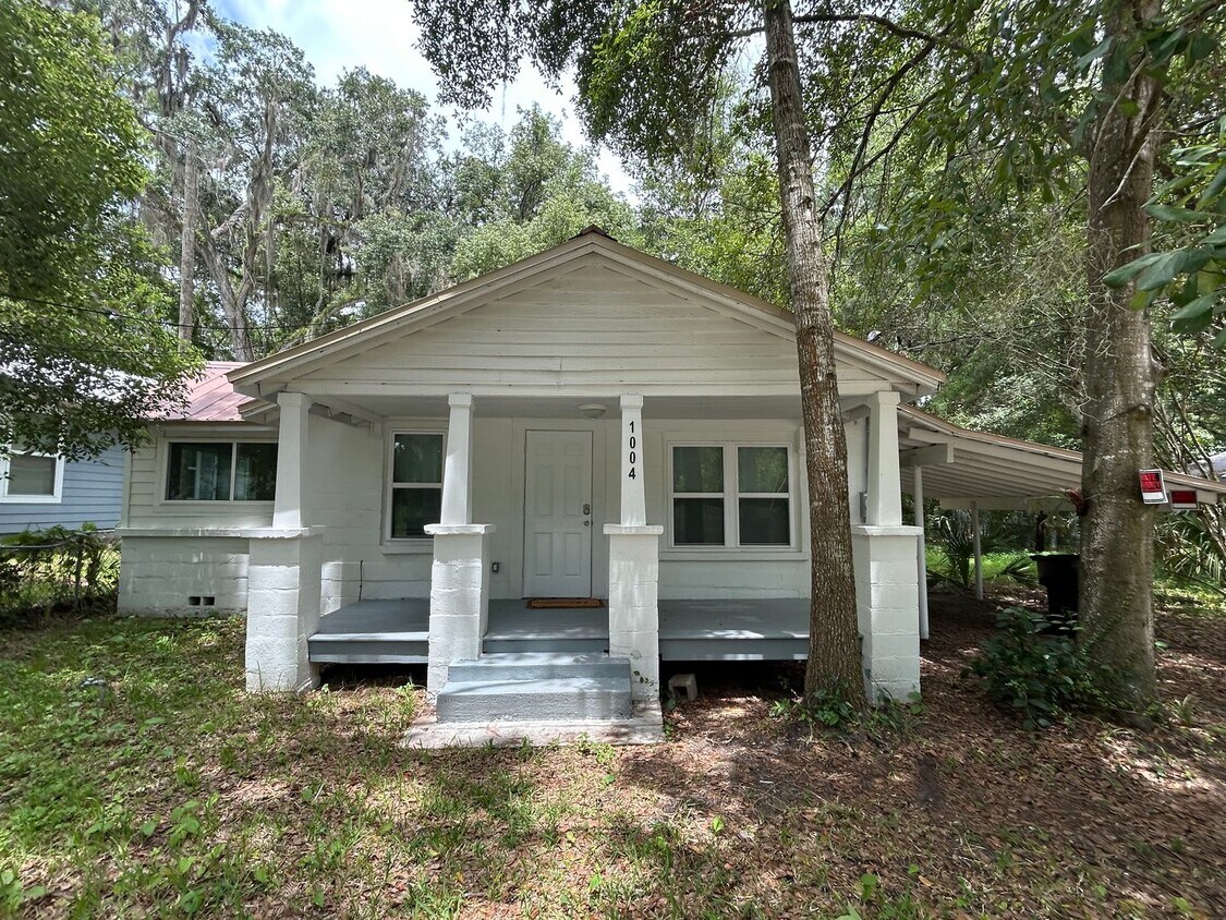 Foto principal - Charming 2 bedroom, 2 bath + bonus office ...