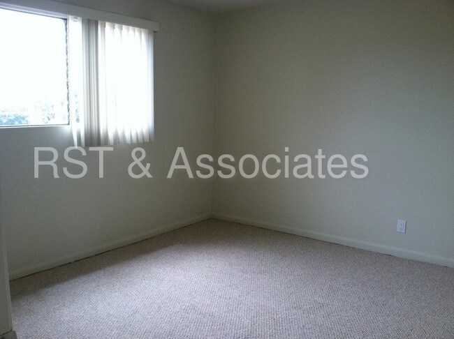Foto del edificio - 5323 S Centinela Ave