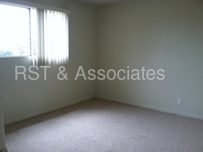 Building Photo - 5323 S Centinela Ave