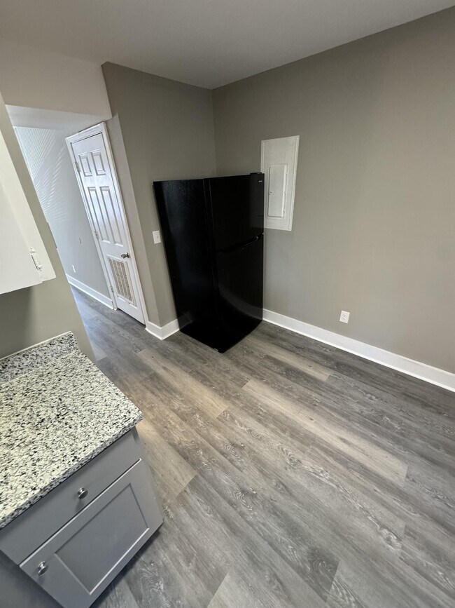 Foto del edificio - 121 Aqua Ct