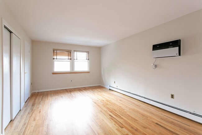 Foto del edificio - 30 Fairview Ave