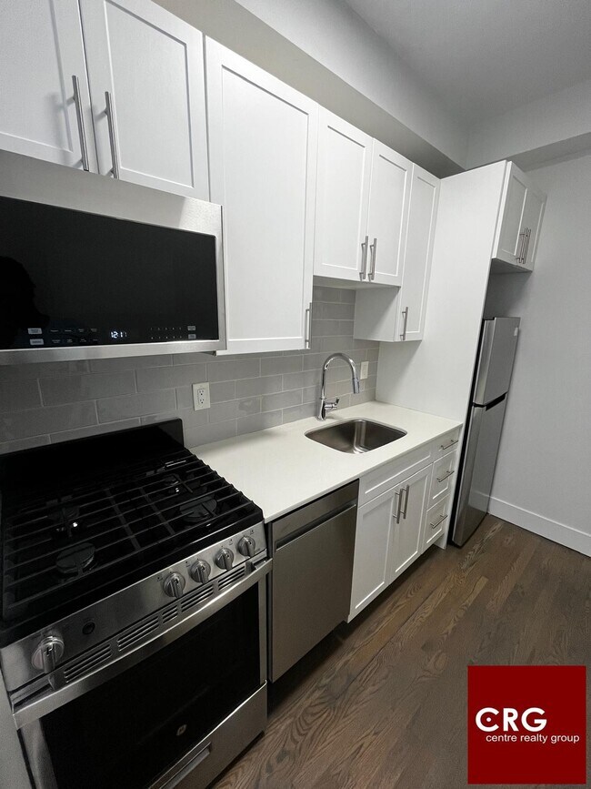 Foto del edificio - 81-83 Park Dr. Unit 1A