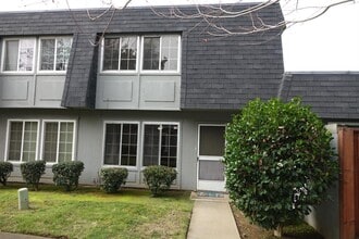 Building Photo - 8627 La Riviera Dr