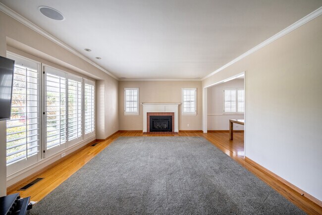 Building Photo - 1662 San Gabriel Ave