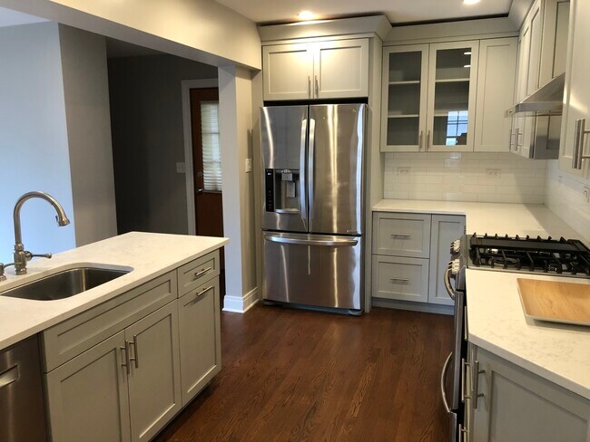 Foto del edificio - 2118 N 77th Ct