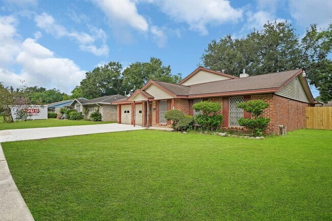 Foto del edificio - 6314 Sheringham St