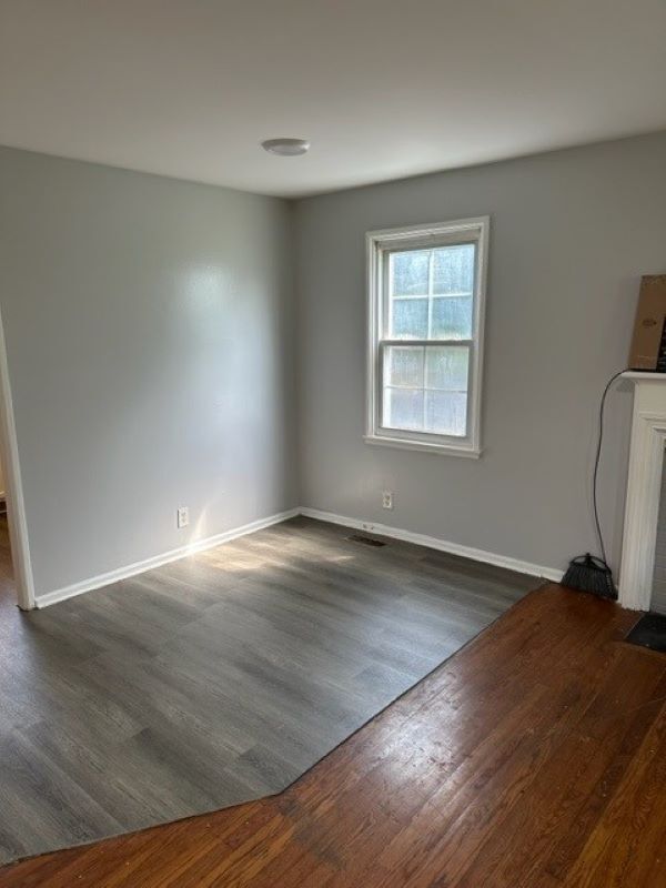 Foto del edificio - 64 Lakeside Dr