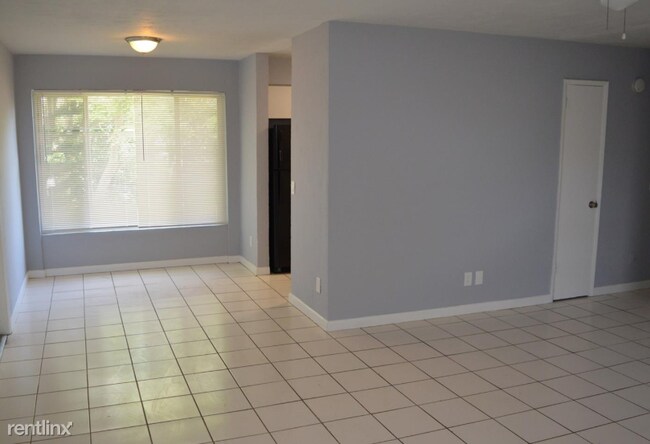 Building Photo - 2 br, 0.5 bath  - 2621 Grant St