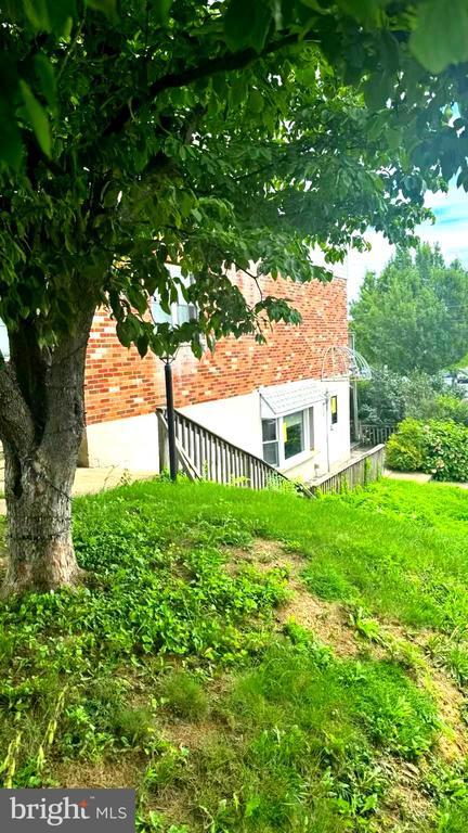 Primary Photo - 610 S Cedar Ln