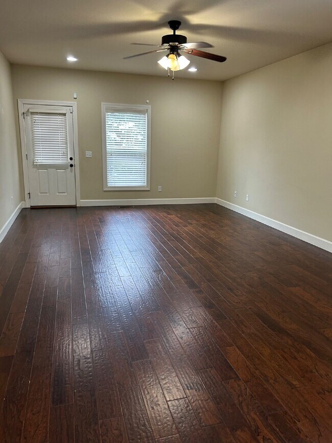 Foto del edificio - 667 Cooper Square