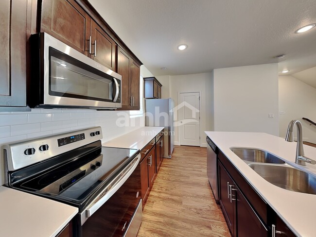 Building Photo - 6018 W South Jordan Pky