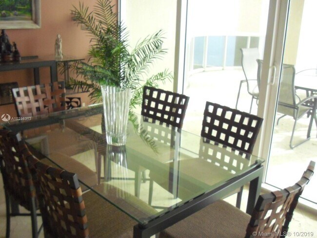 Building Photo - 17555 Collins Ave