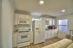 Building Photo - 2405 Roslyn Ln