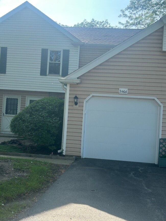 Building Photo - 2464 Devonshire Ct