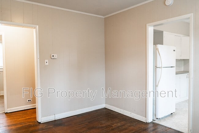 Building Photo - 3900 Alma Ave