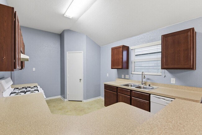 Foto del edificio - 16763 N Blue Jay Dr