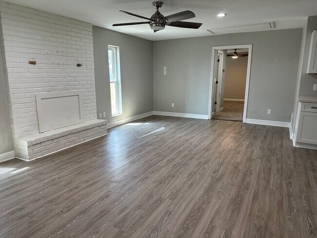 Foto del edificio - 625 Elm St