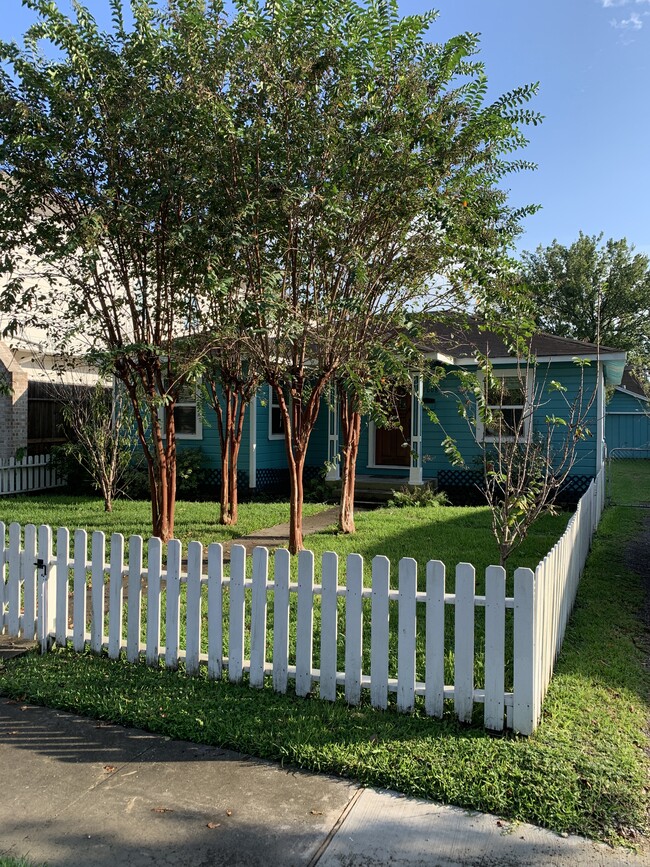 Foto del edificio - 1008 E 25th St