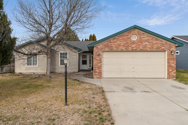 Building Photo - 13402 W Persimmon St