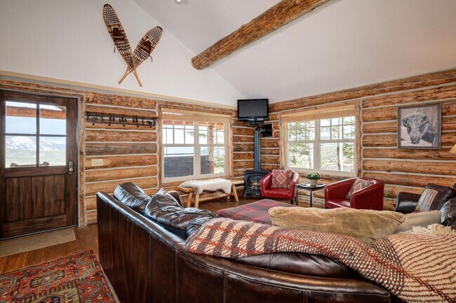 Building Photo - 9 Cabin Hollow Dr