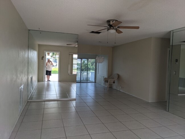 Building Photo - 4709 NW 47th Ave