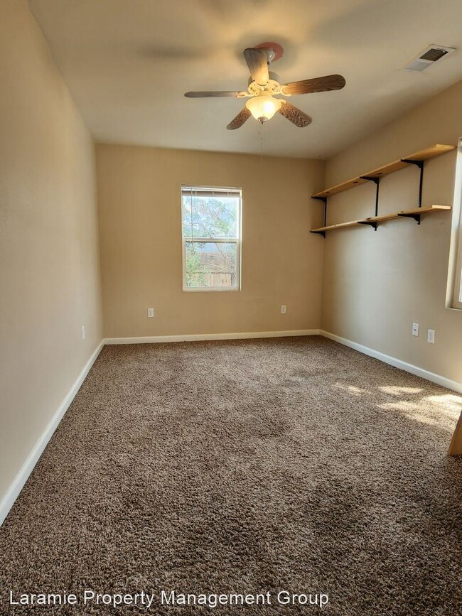 Building Photo - 4 br, 2.5 bath House - 1256 N 6th
