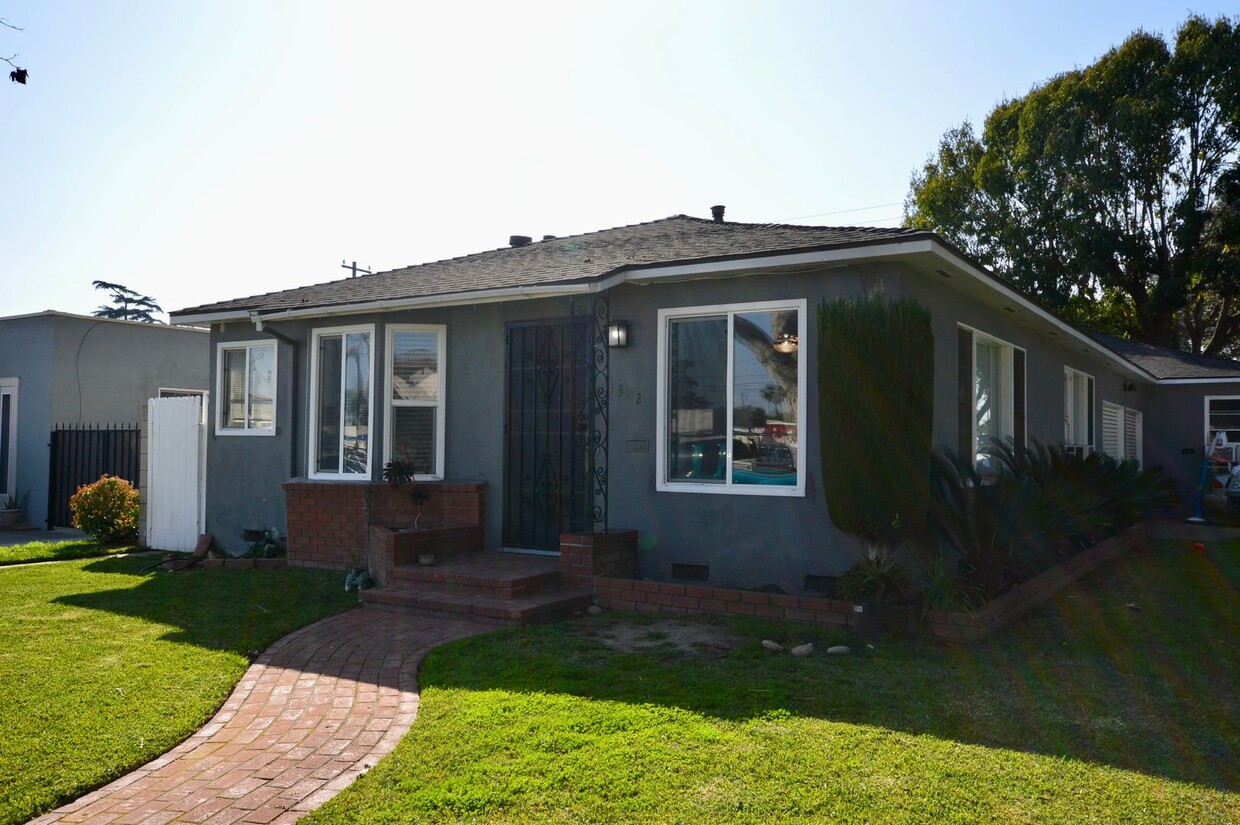 Primary Photo - Santa Ana 2 Bedroom Home