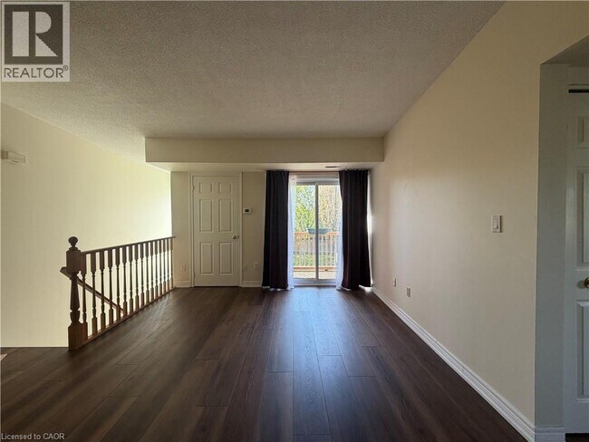 Building Photo - 4140 Foxwood Dr