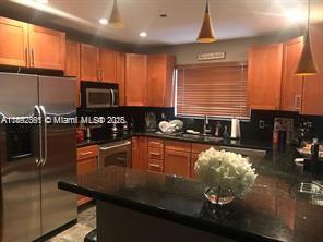 Foto principal - 3630 SW 14th St