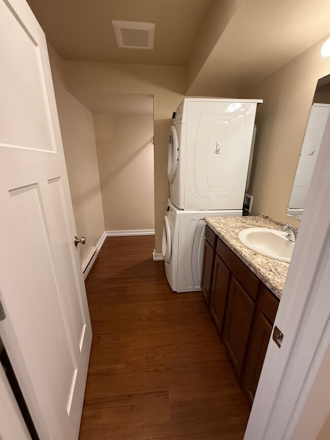 Building Photo - 206 Graves Trail