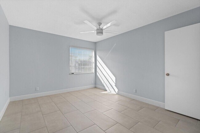 Foto del edificio - 221 Normandy Ln