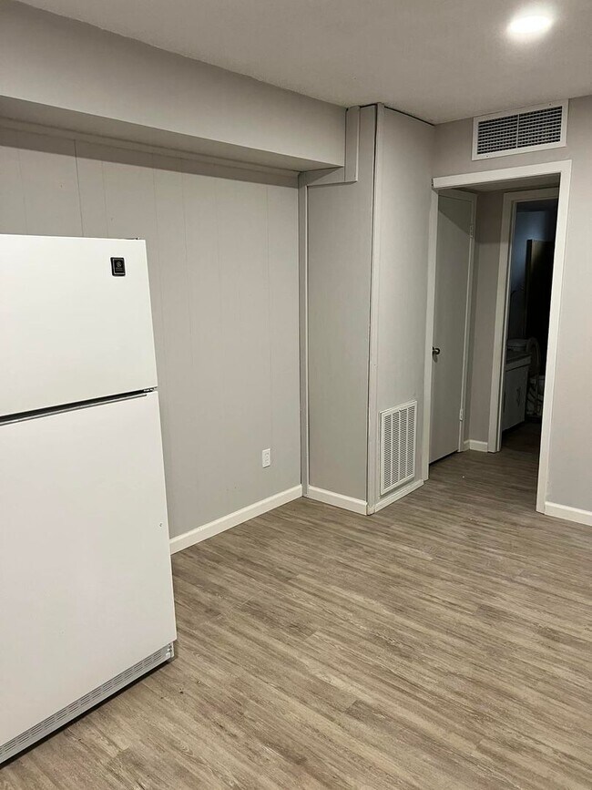 Building Photo - Texana Apartments