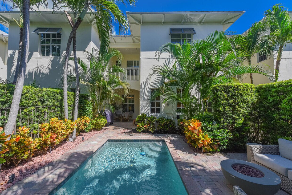 1014 Bay St, Delray Beach, FL 33483 Townhome Rentals in Delray Beach