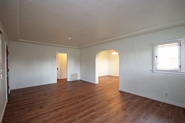 Foto del edificio - 2350 Marengo Ave