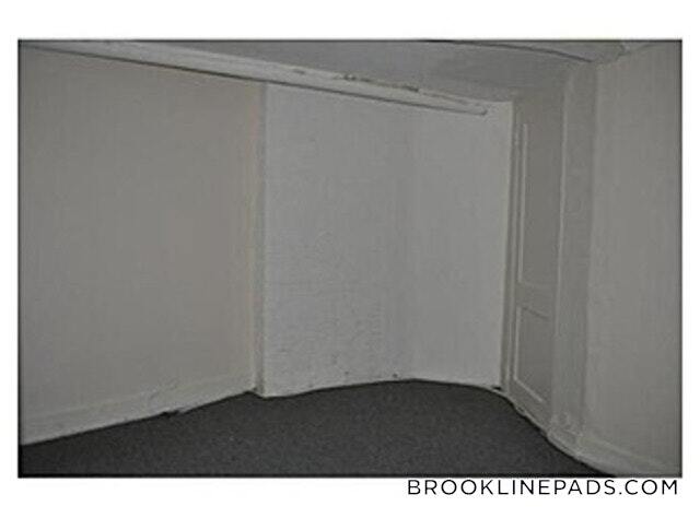 Building Photo - 63 Parkman St