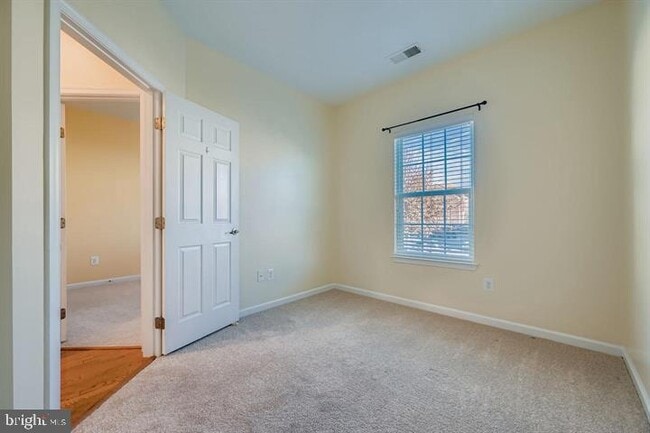 Building Photo - 346 Paladium Ct