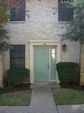 Building Photo - 8400 Jamestown Dr