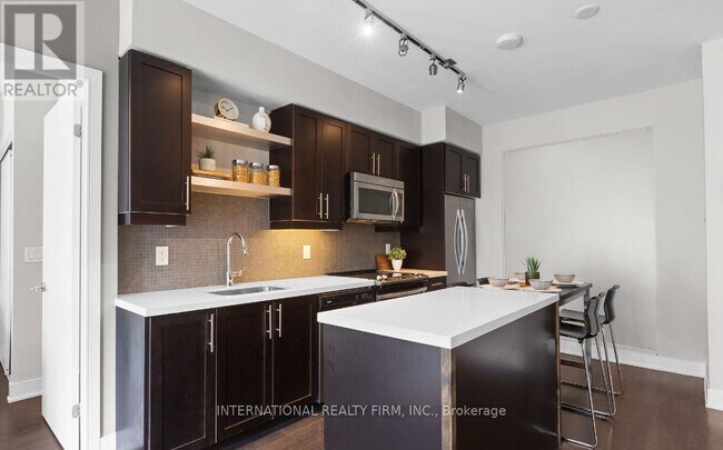 Photo du bâtiment - 525 Adelaide St W