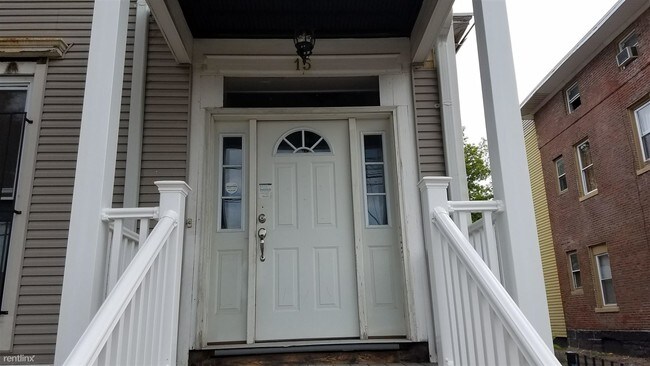 Building Photo - 2 br, 1 bath House - 15 Ward St 2 Family H...