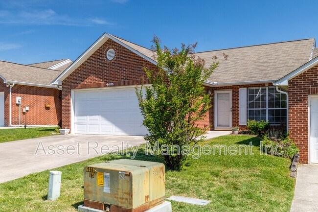 Foto del edificio - 4405 Greenfern Way