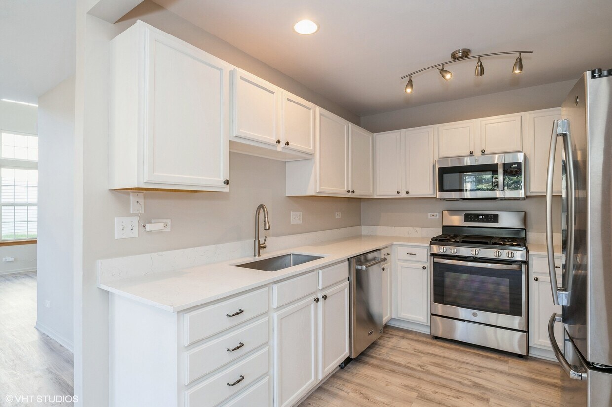 Primary Photo - 39112 N Aberdeen Ln