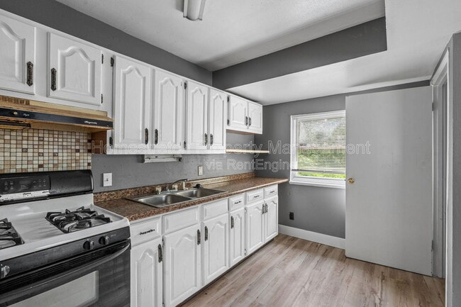 Building Photo - 135 Dundee Cir