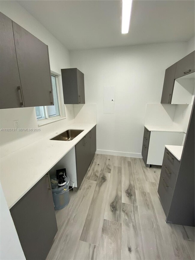 Foto del edificio - 837 SW 8th Ave